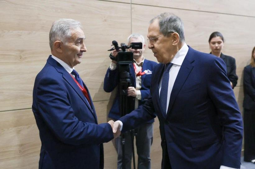 Diplomatul Lazăr Comănescu a avut o întâlnire controversată cu Serghei Lavrov. Nicușor Dan: „A fost ca persoană fizică”