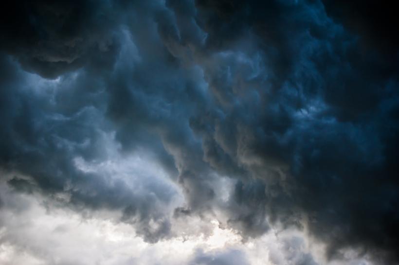 Avertizare imediată de furtuni cu grindină. Lista zonelor vizate de fenomene meteo extreme