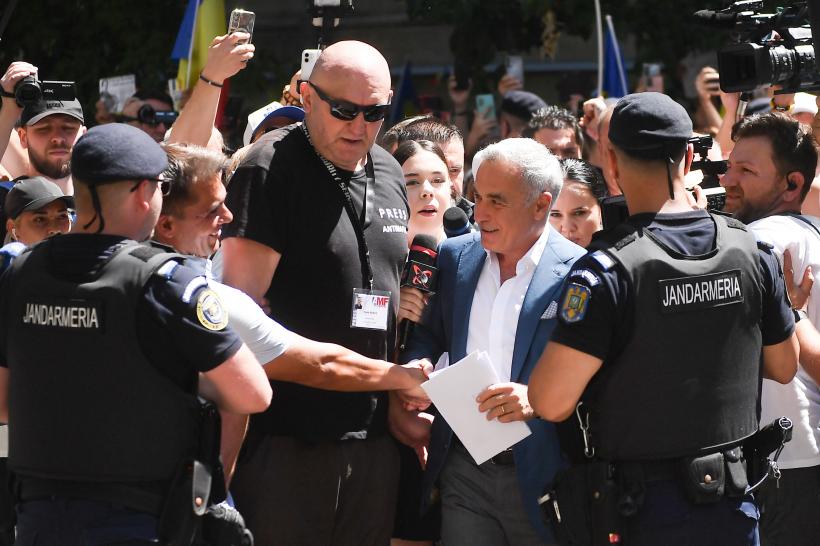 Călin Georgescu rămâne sub control judiciar după ce a fost trimis în judecată pentru propagandă legionară