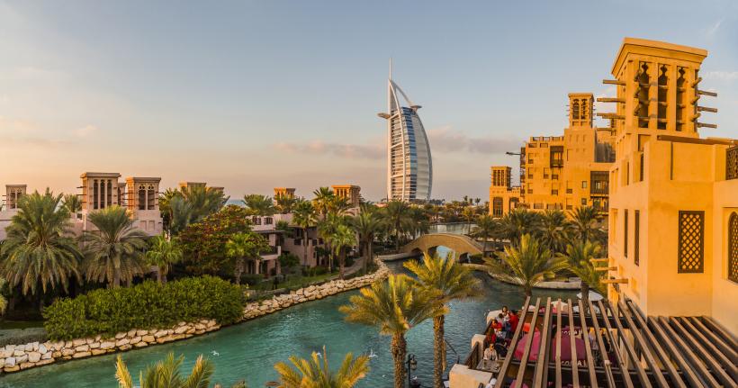 Răsturnare de situație în cazul băiatului aruncat în închisoare în Dubai pentru că a avut o idilă de vacanță cu o fată de 17 ani