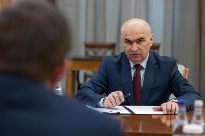 Bolojan dezvăluie sporuri „scăpate de sub control” în patru ministere: „Și-au dat stimulent, apoi spor și peste ele încă un spor”