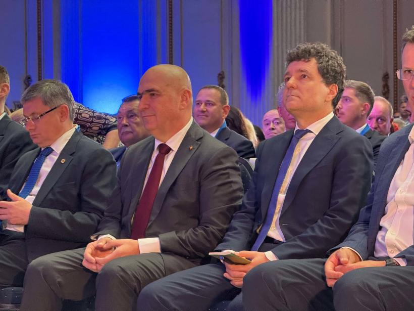 Nicuşor Dan a spus la Congresul PNL că luni la ora 10 va face mai multe anunţuri