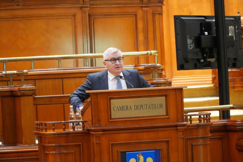 Florin Roman îl atacă pe Ilie Bolojan: „Stoparea investițiilor nu are nimic de a face cu adevăratul liberalism”