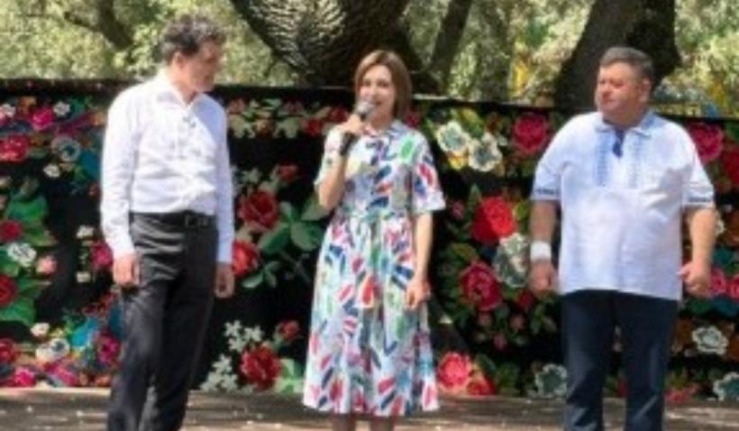 Nicușor Dan participă împreună cu Maia Sandu la Festivalul Zemii din raionul Călărași
