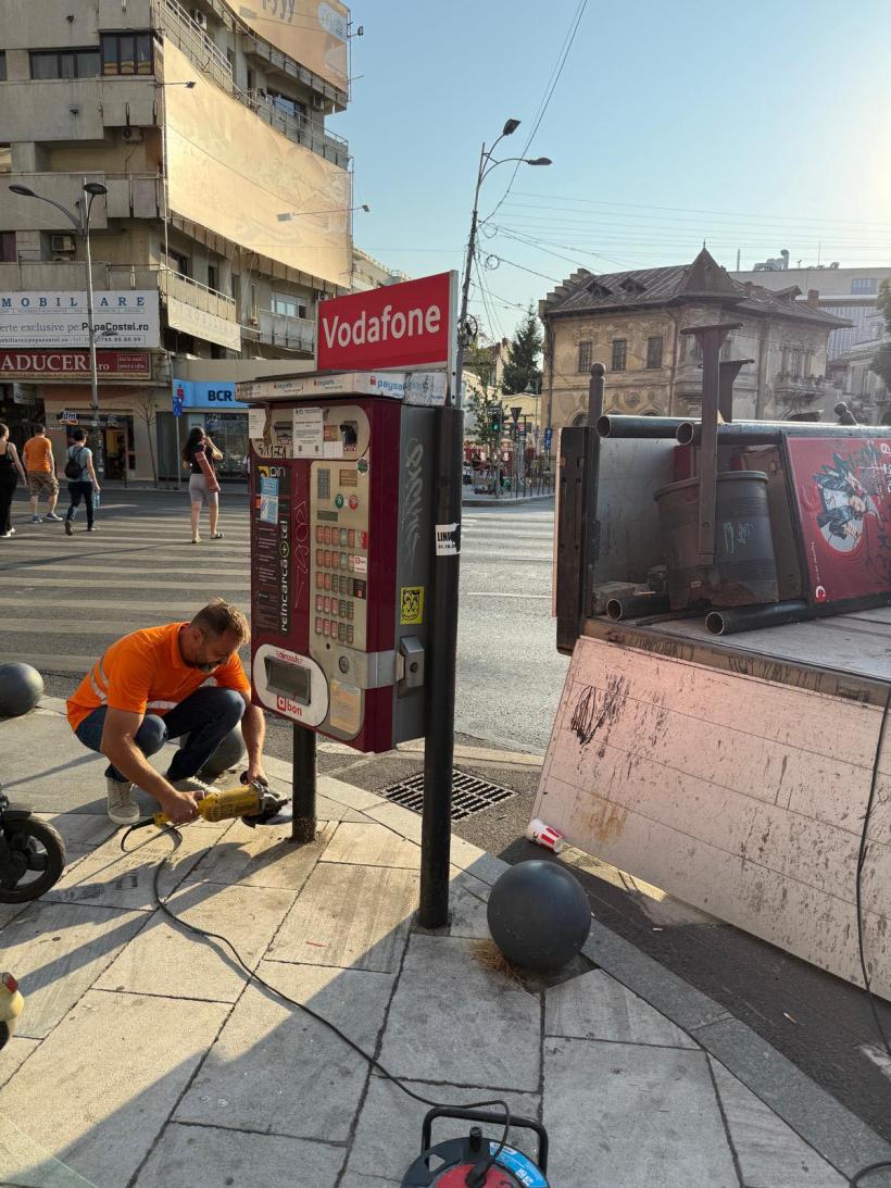 Bujduveanu anunţă demolarea infochioşcurilor abandonate şi instalarea unor "puncte moderne de plată a călătoriilor STB"