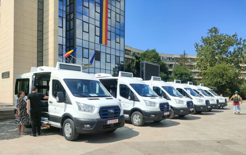 Dragoş Pîslaru trimite Corpul de Control să verifice achiziţia microbuzelor şcolare electrice din PNRR. Unele ar fi fost la preţ dublu