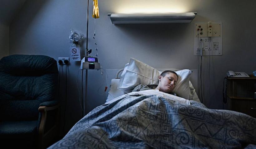 Criză majoră în tratamentul pacienților cu cancer: „Fie se alocă urgent fondurile, fie pacienții mor”