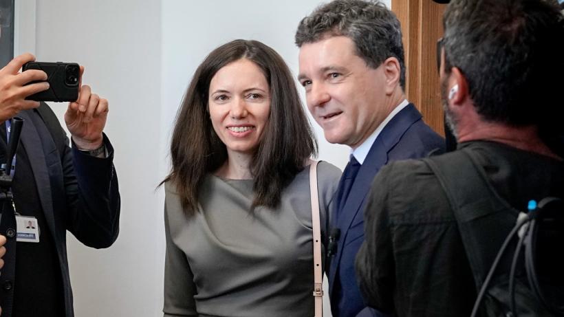 Nicușor Dan a făcut spectacol cu familia, pe ringul de dans, la o nuntă, lângă București. Cum a fost surprins președintele