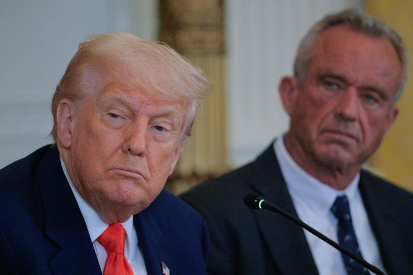 Trump susține că vaccinurile anti-Covid „au sfâșiat” CDC și cere „noi date” privind eficacitatea lor