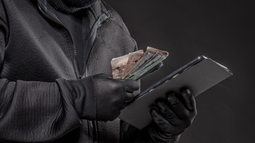 Codul Penal se modifică. Se introduc sancțiuni mai aspre pentru cămătari: Parlamentul a adoptat proiectul de lege