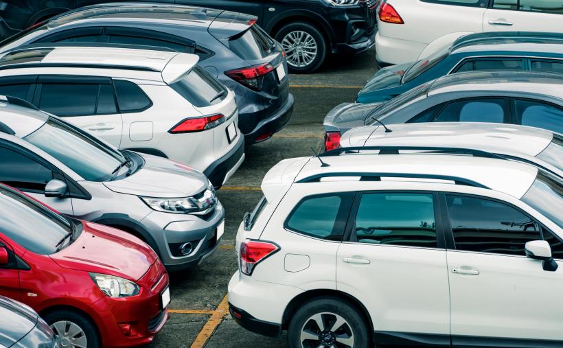 Noile criterii de impozitare auto, desfiinţate de experţi. Cum ajunge o maşină de 1 an să plătească taxe ca una veche de 10 ani