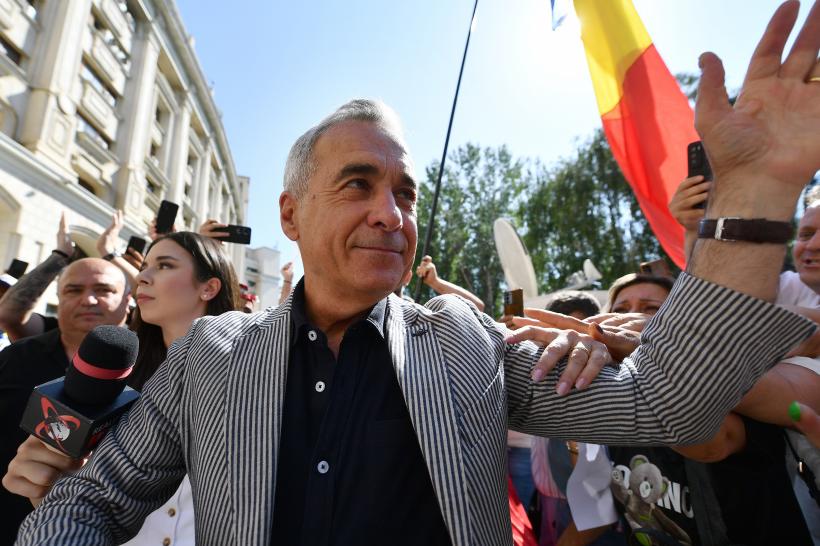 Surse: Călin Georgescu are rezidență în România de-abia din 2024