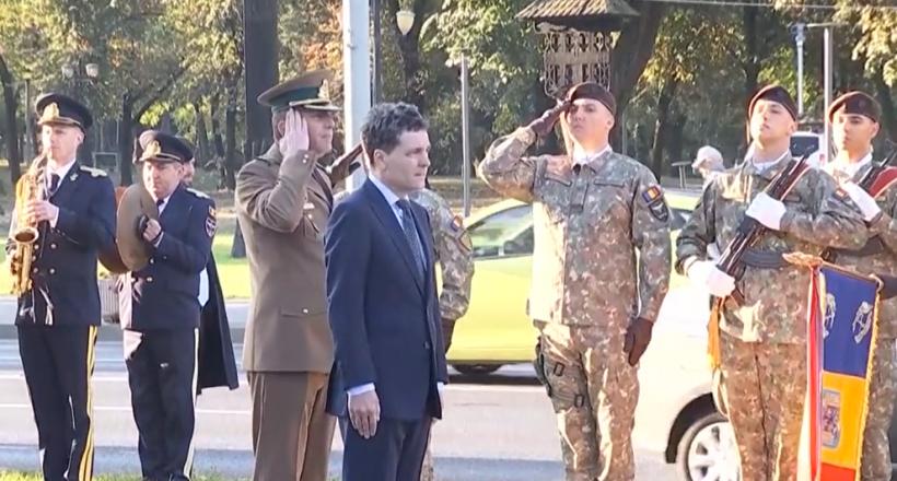 Moment amuzant cu Nicușor Dan la Timișoara. Președintele a uitat protocolul și a vrut să plece chiar înainte de intonarea imnului