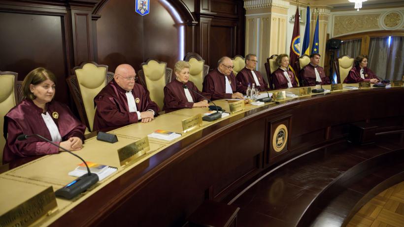 CCR: Reforma în Sănătate și legea care reduce numărul și indemnizația membrilor în CA-urile companiilor de stat sunt constituționale