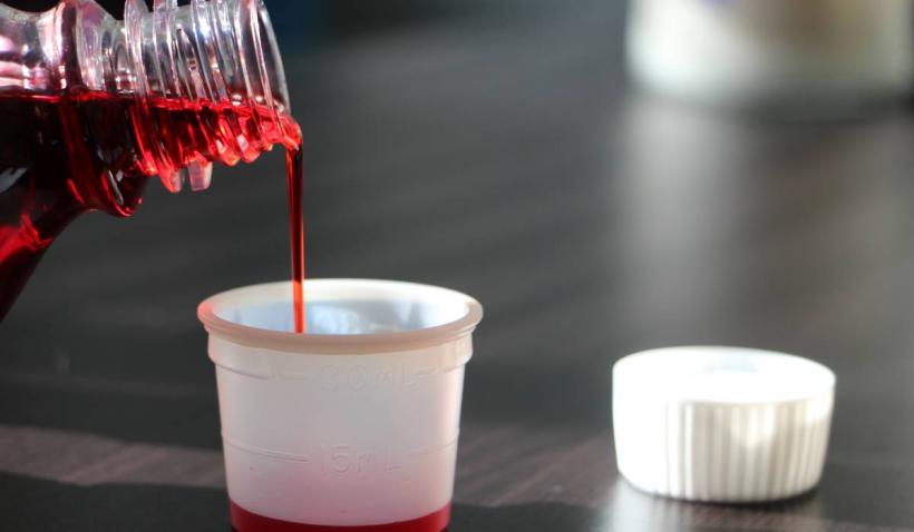 Alertă medicală mondială: Siropuri de tuse contaminate din India. OMS cere tuturor țărilor să anunțe dacă depistează aceste medicamente