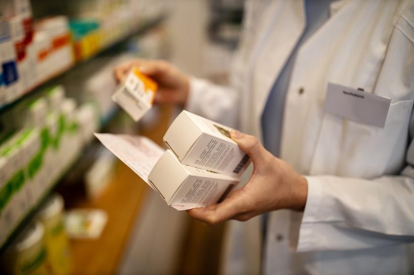 Farmaciştii vor fi implicaţi activ în sănătatea publică, prin servicii de vaccinare, screening şi prevenţie, decontate de CNAS