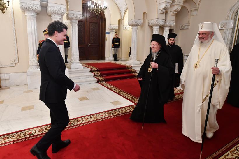 Nicușor Dan i-a decorat pe Preafericitul Daniel și pe Patriarhul Bartolomeu I. „Statul român rămâne un partener loial al bisericii”