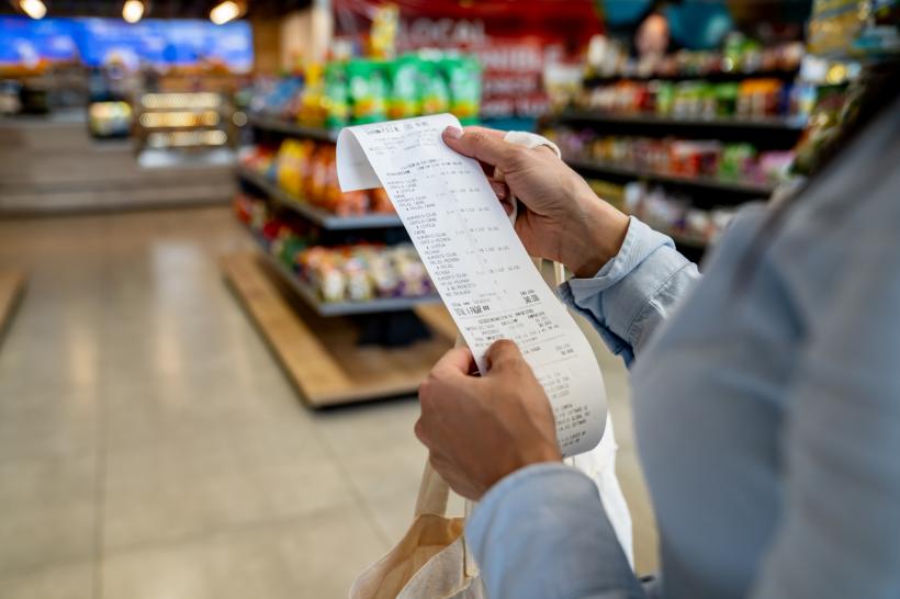Valoarea tichetelor de masă crește cu 10 lei de la 1 ianuarie. Patronatele au cerut înghețarea salariului minim