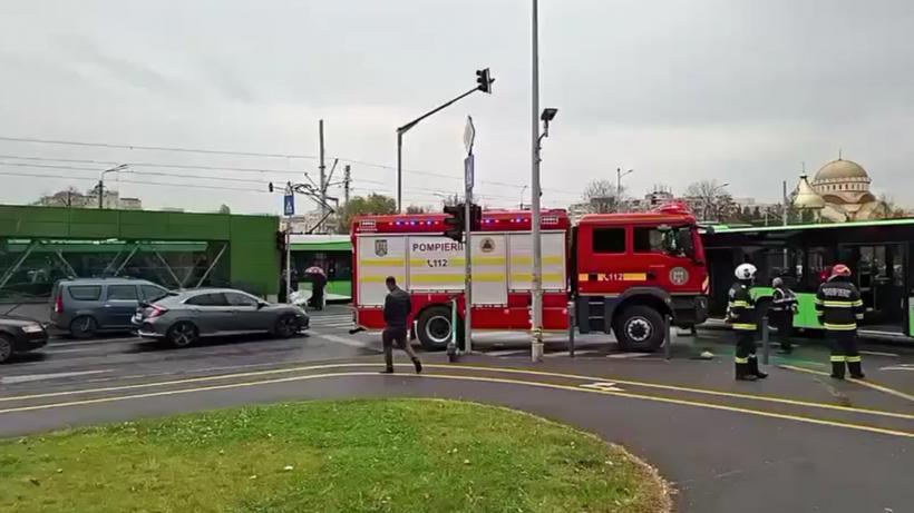 Accident grav, cu 8 victime, în cartierul Drumul Taberei din București: Tramvaiul 41 s-a ciocnit cu un autobuz STB