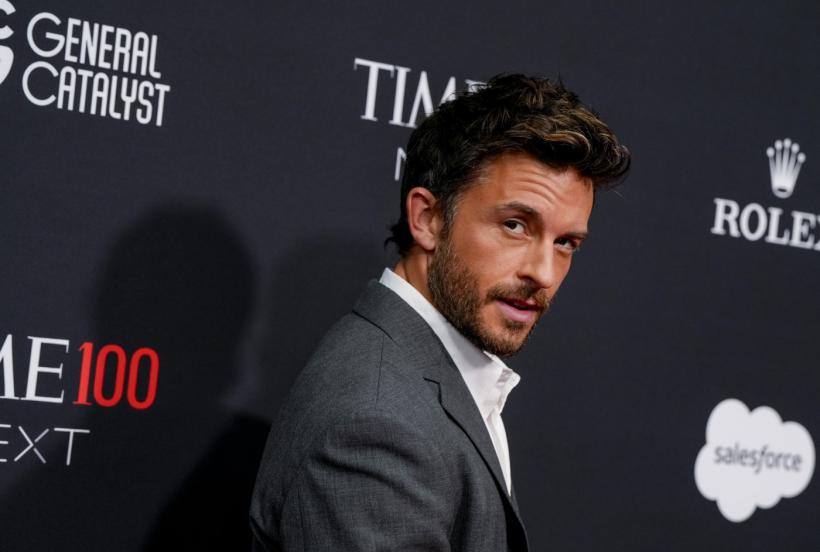 Jonathan Bailey este "cel mai sexy bărbat în viață", conform revistei People. Actorul a reacționat imediat: "Este absurd"