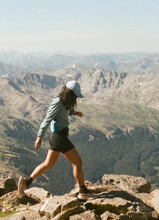 A renunțat la birou ca să meargă 5.600 de km. Povestea primei femei care a parcurs două trasee montane dificile în America de Nord