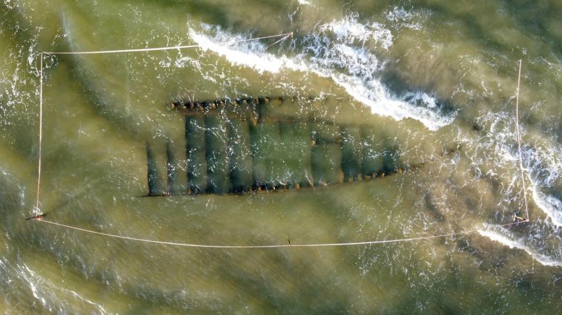 Descoperire incredibilă după taifunul Kalmaegi: o epavă misterioasă, veche de secole, a ieșit la suprafață