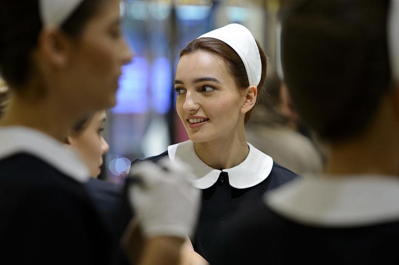 Bonă cu bucătar privat, vacanță în Maldive și salariu de 150.000 de dolari. O tânără a renunțat la medicină pentru o astfel de ofertă