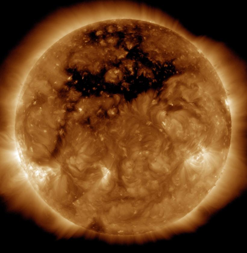 O furtună geomagnetică uriașă vine spre Pământ, după cea mai puternică erupție solară din 2025. Risc crescut de blackout