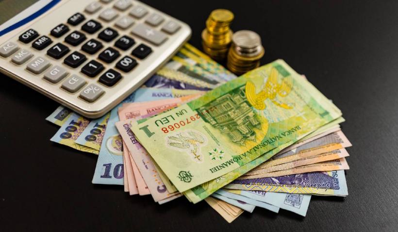 România mai are câteva luni pentru a evita o mare recesiune: “Va fi începutul sfârșitului. Riscăm depreciere de monedă spre 6 lei”