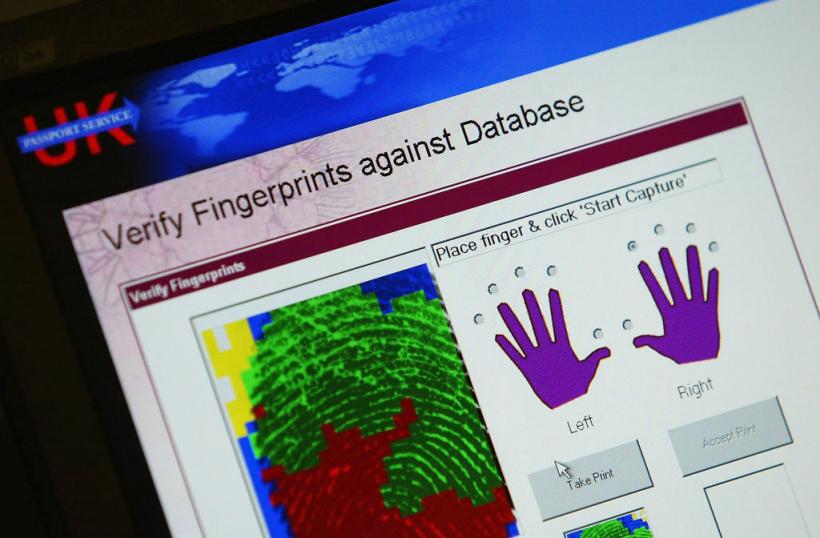 Poliţia unui stat membru UE poate păstra datele biometrice şi genetice ale unui suspect de infracţiuni, a decis instanța europeană