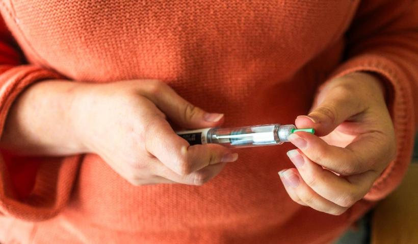 „O provocare majoră”. Studiul care arată de ce se îngrașă din nou oamenii după ce renunță la injecțiile de slăbit