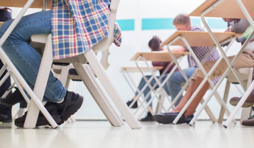 Proiect legislativ: Disciplina „Educaţie emoţională şi nonviolenţă” ar putea fi introdusă în şcoli