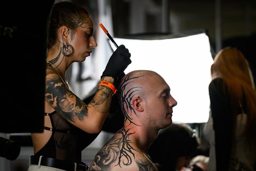 Tatuajele slăbesc sistemul imunitar și cresc riscul de cancer și infecții