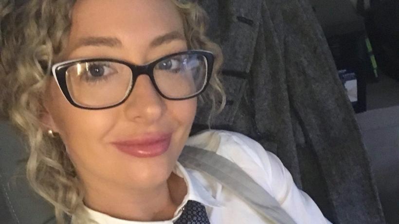 O profesoară a fost arestată după ce a recunoscut ce i-a făcut unui elev. A provocat un șoc când a apărut în sala de judecată