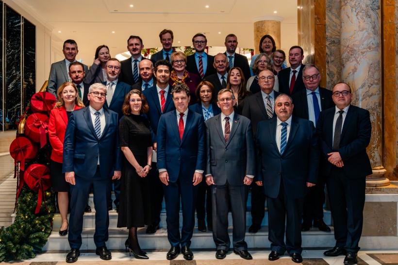 Nicușor Dan s-a întâlnit cu ambasadorii statelor UE la București: „Am subliniat importanța întăririi apărării europene”