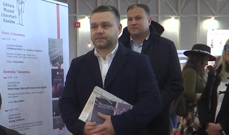 Ce cărți și-a cumpărat Ciprian Ciucu în ziua votului: „Pasiunea mea este istoria”