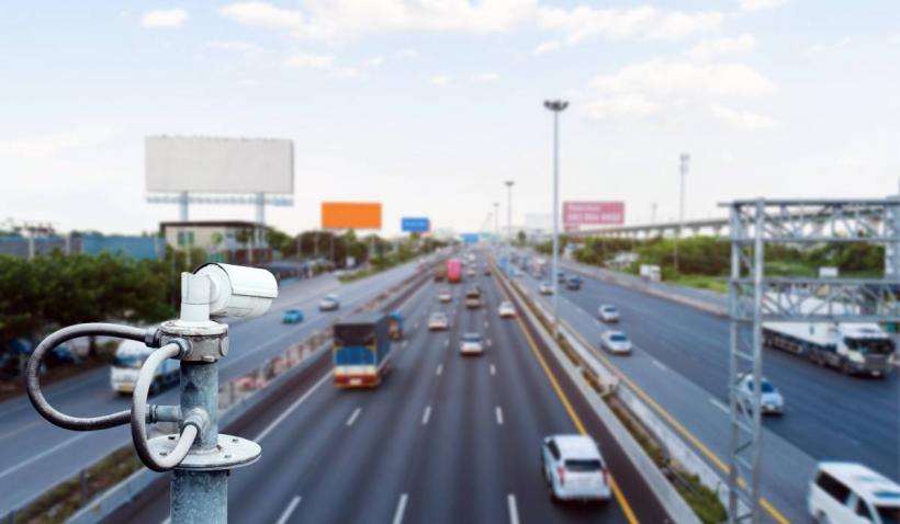 Noi schimbări în taxele pe care le plătesc şoferii. În 2026, apare sistemul TollRo, iar rovinieta va fi plătită în funcţie de poluare