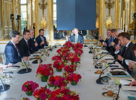 Radu Miruţă, după discuțiile cu Macron: "România are nevoie să nu mai fie doar un cumpărător de securitate, ci și un producător"
