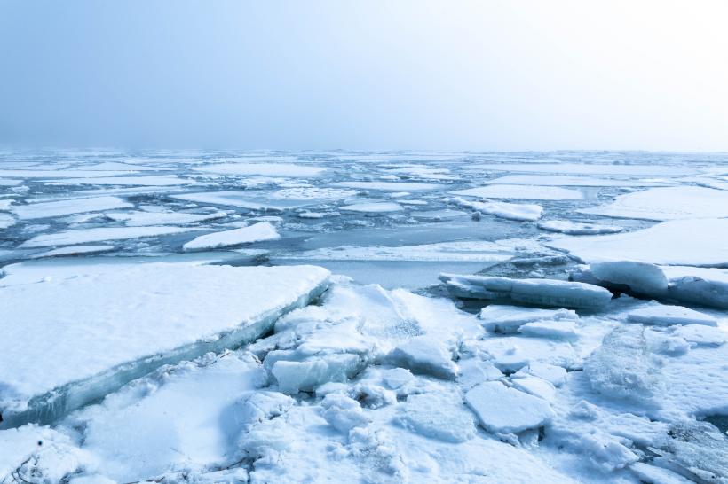 Arctica se topește. NOAA: A fost cel mai călduros an din istorie. Fenomenul de „amplificare” reduce suprafața de gheață