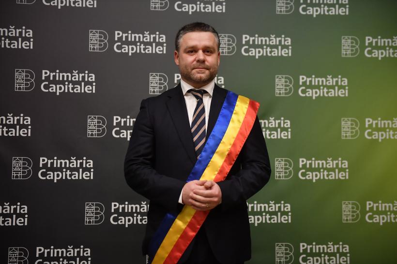 Ciprian Ciucu a depus jurământul ca primar general al Capitalei: „Am emoții. Va urma o perioadă interesantă pentru București”