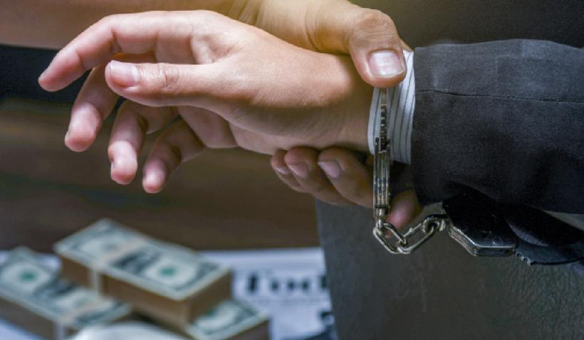 Doi români au fost trimiși în judecată după ce au fraudat Fiscul britanic cu peste 1,4 milioane de lire sterline