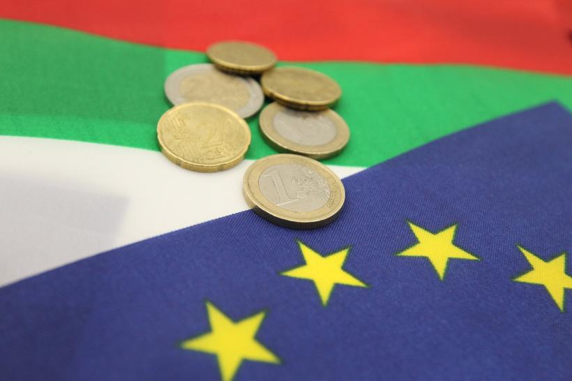 Bulgaria trece la moneda euro de la 1 ianuarie: primele kituri de 10 euro s-au vândut cu 20 de euro