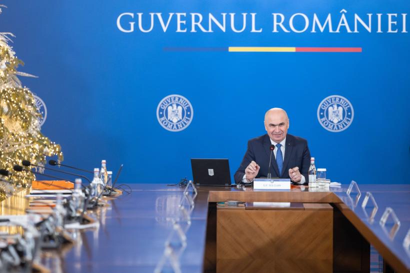 Ilie Bolojan le mulțumește românilor, în mesajul de Anul Nou, pentru „sacrificiile” din 2025: „Am încredere că putem depăşi greutăţile”