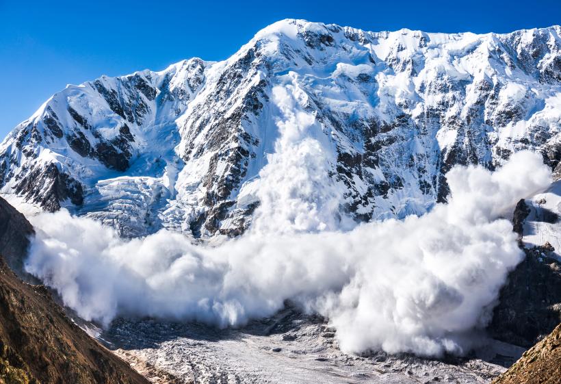 Se anunță ninsori puternice la munte. Este risc ridicat de avalanșe, avertizează ANM
