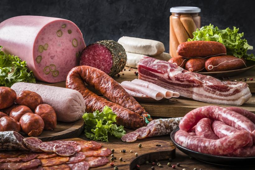 Cei șase conservanți alimentari comuni folosiți în șuncă, brânzeturi și sosuri care cresc riscul de cancer și diabet chiar și cu 30%