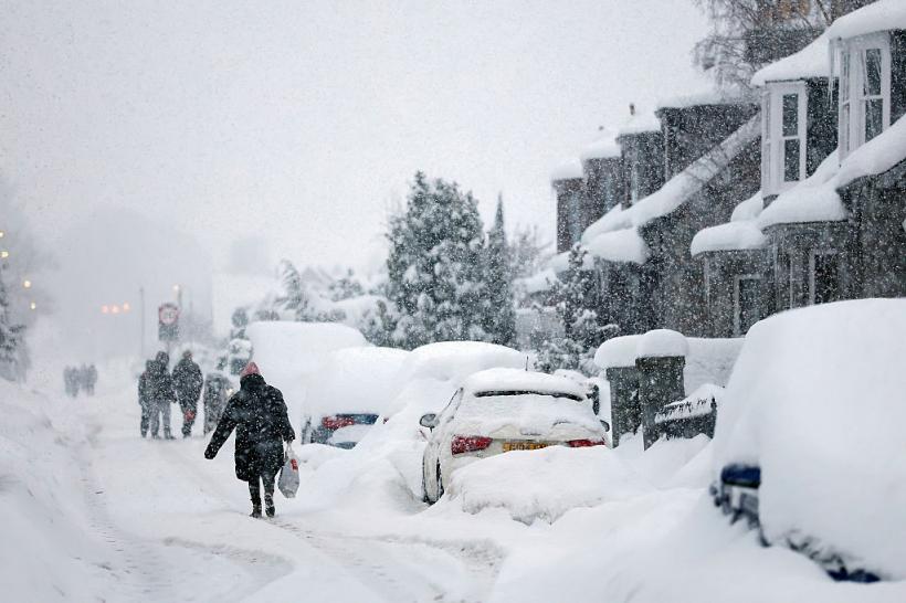 Furtuna Goretti lovește Marea Britanie ca o „bombă meteo”: ninsori, vânt de 160 km/h, pene masive de curent și transport paralizat