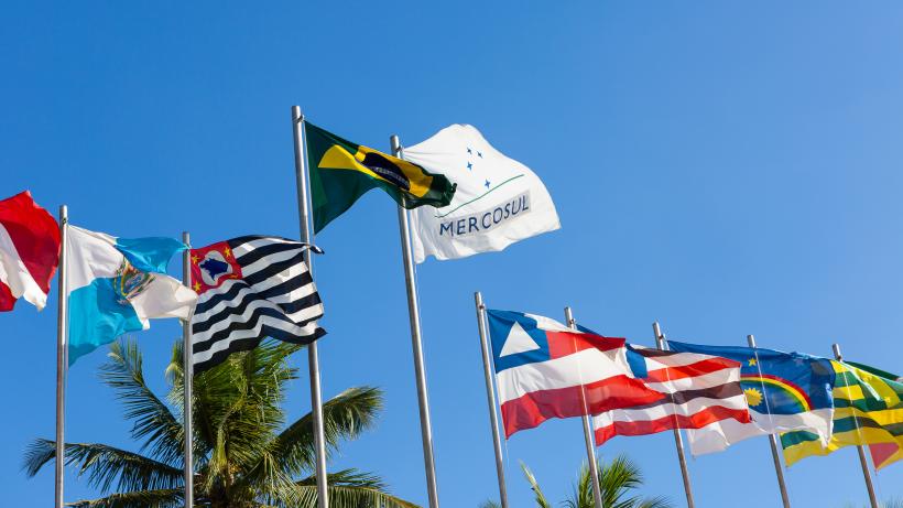 Eurodeputaţii depun o moţiune de cenzură împotriva CE şi cer un aviz al CJUE privind compatibilitatea acordurilor UE-Mercosur