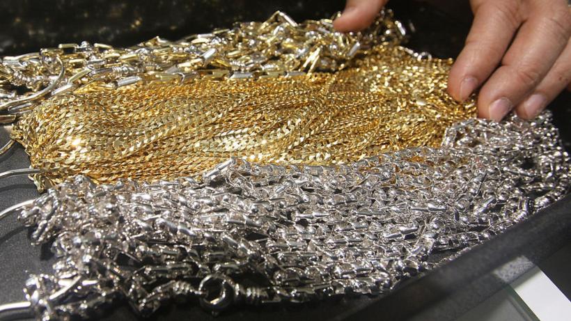 Prețurile la aur și argint ating noi recorduri, după amenințările cu tarife vamale din partea lui Trump la adresa țărilor UE