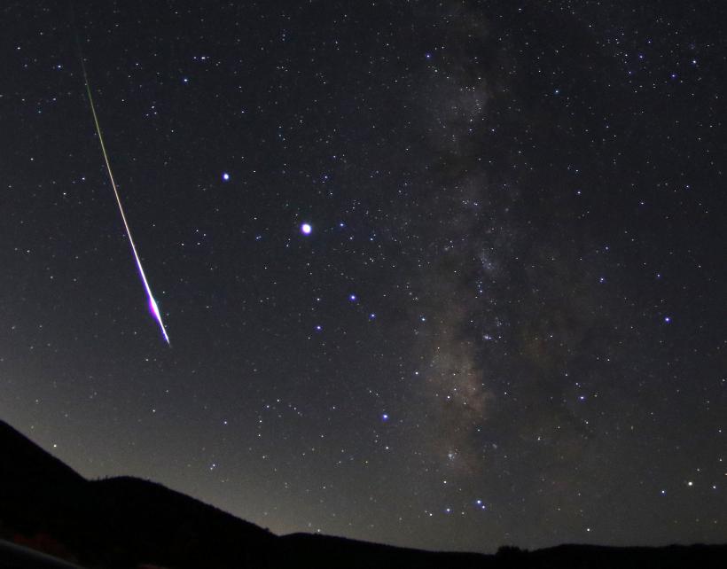 Eveniment astronomic neobișnuit: Un nor de praf cosmic ar putea provoca o ploaie de meteori pe Venus. Explicațiile cercetătorilor