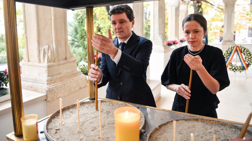 Familia prezidențială, în doliu după moartea bunicii Mirabelei Grădinaru. Înmormântarea are loc sâmbătă